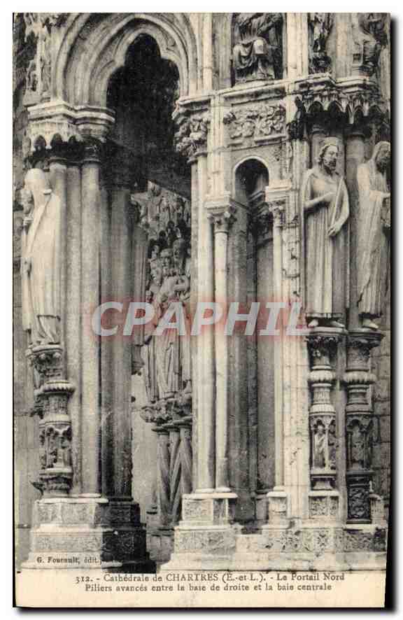 Kathedrale von CHARTRES (E.-und L.) — Der Nordportal — Vorspringende Säulen zwischen der rechten und der mittleren Nische — G. Fournault, Verleger