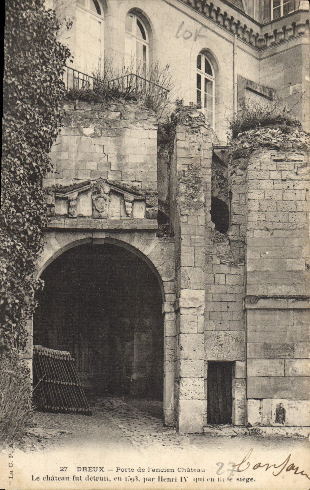 Dreux — Porte de l'ancien château — La C.P. n°27