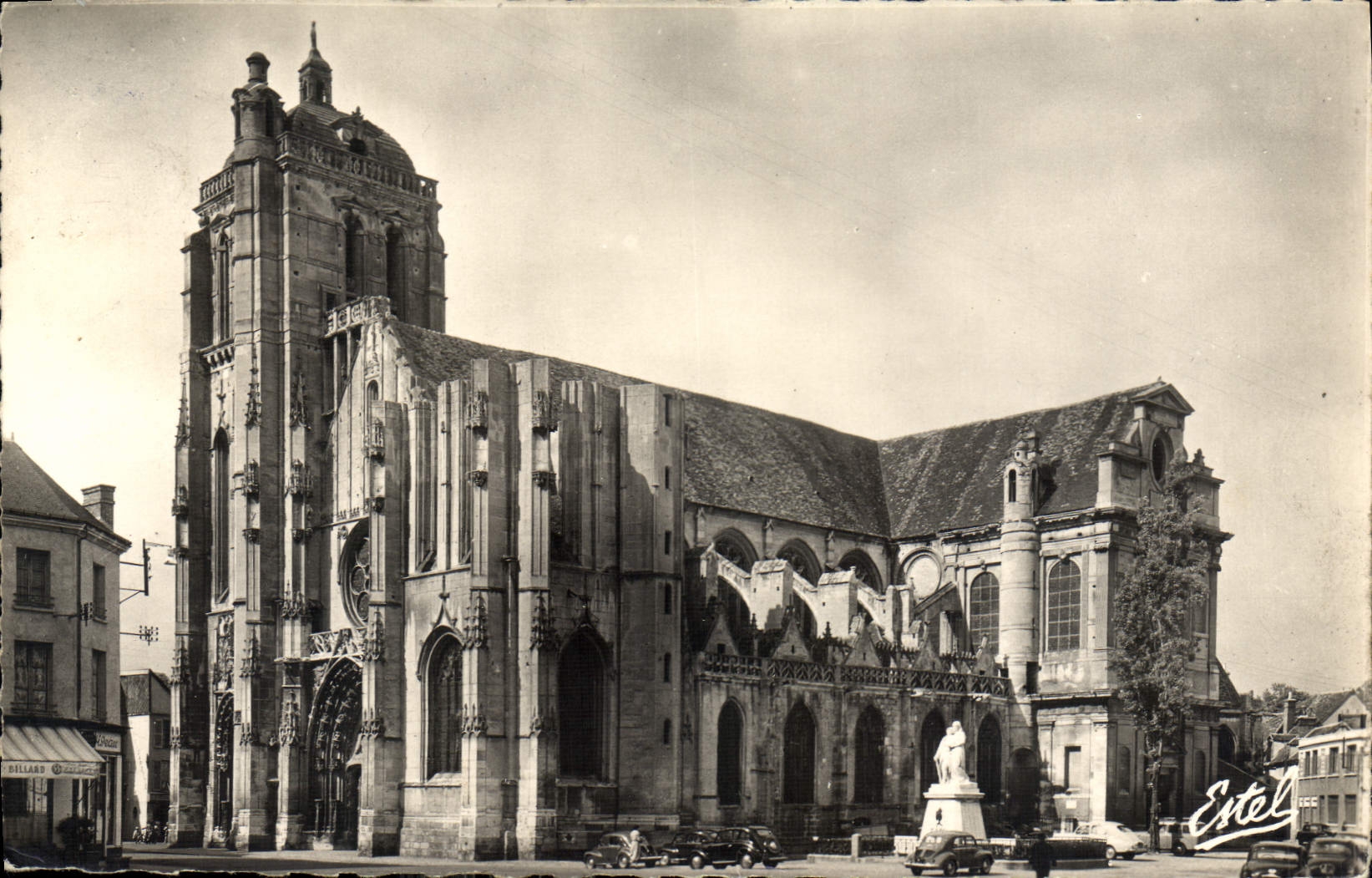 Église Saint-Pierre de Dreux — XIIe et XVIe siècles — Éditions Billiard & Cie