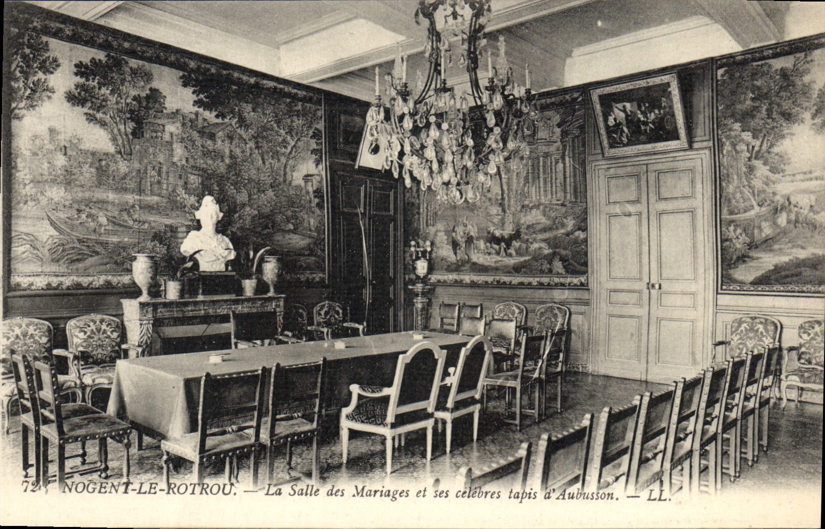 Nogent-le-Rotrou — Die Trauungshalle und ihre berühmten Aubusson-Teppiche — LL.