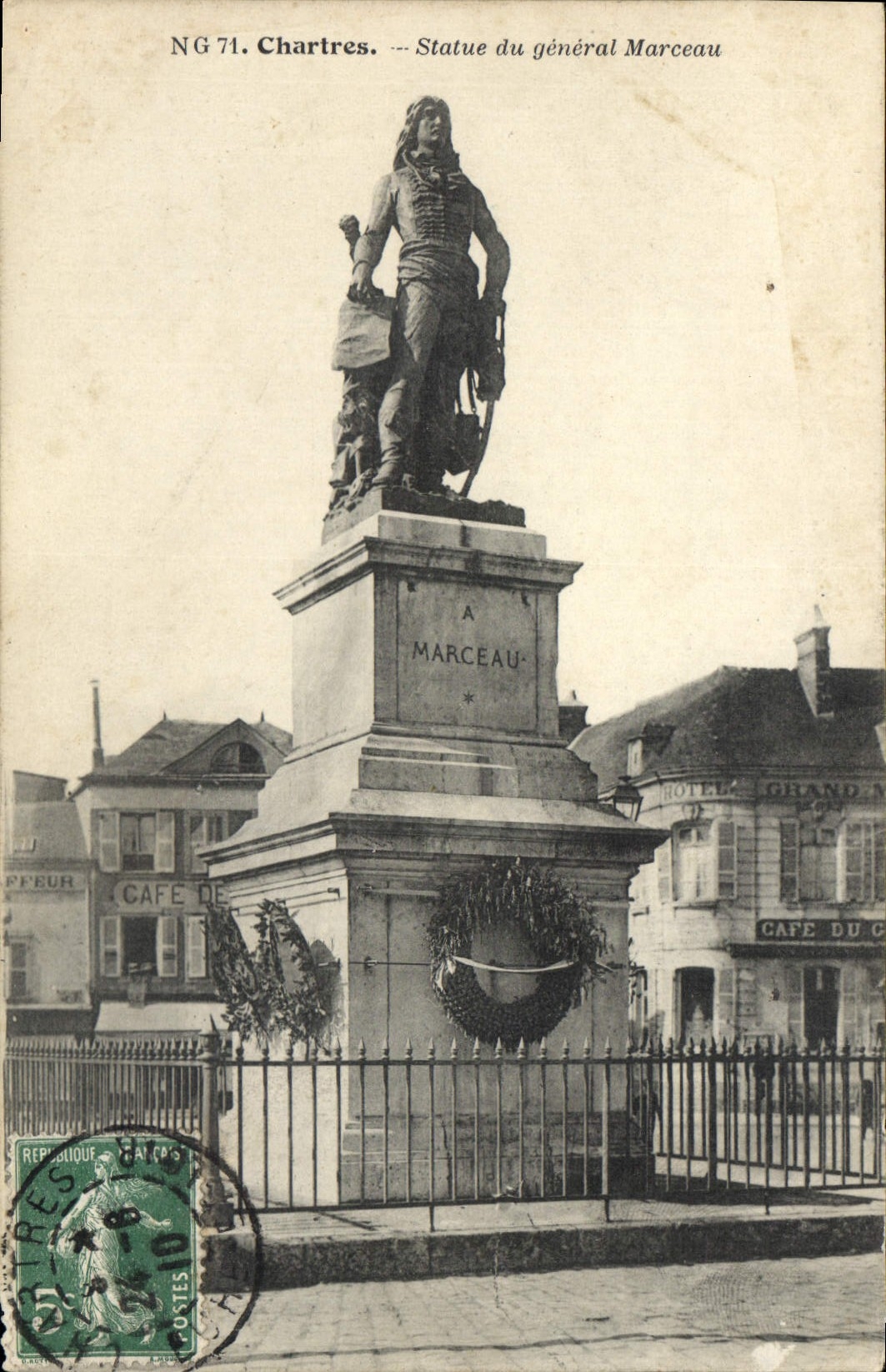 CPA Chartres Statue du general Marceau