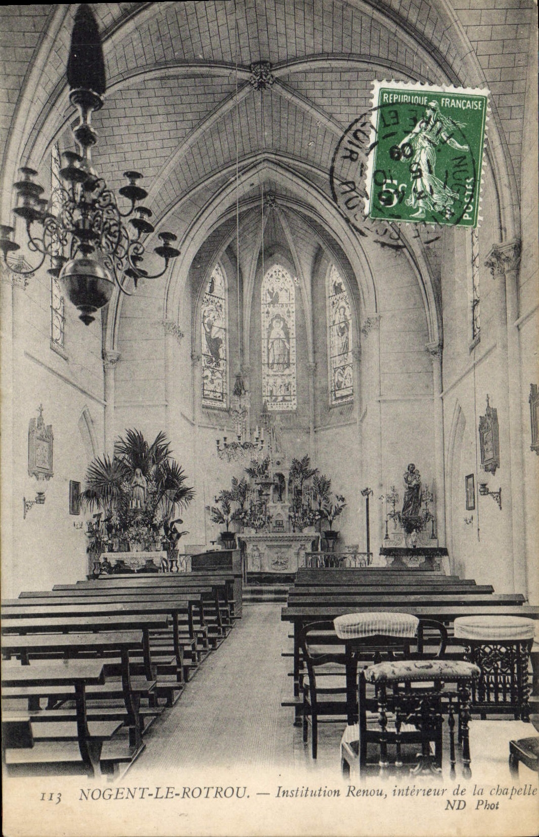 Nogent-le-Rotrou — Institution Renou, Innenraum der Kapelle — ND Phot