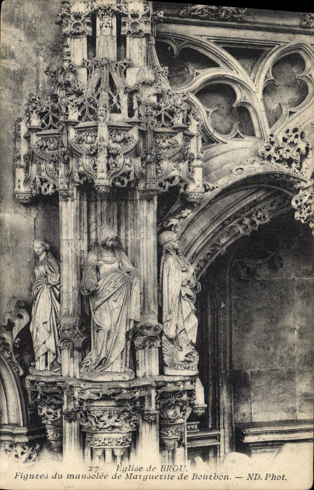 CPA Eglise de Brou Figures du mausolee de Marguerite de Bourbon 