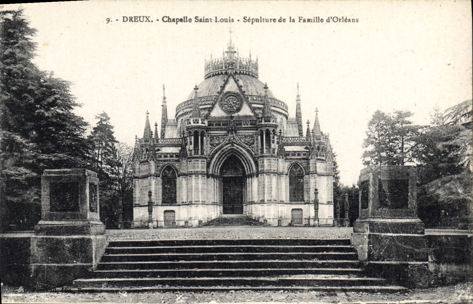 Dreux - Chapelle Saint-Louis - Sépulture de la Famille d'Orléans