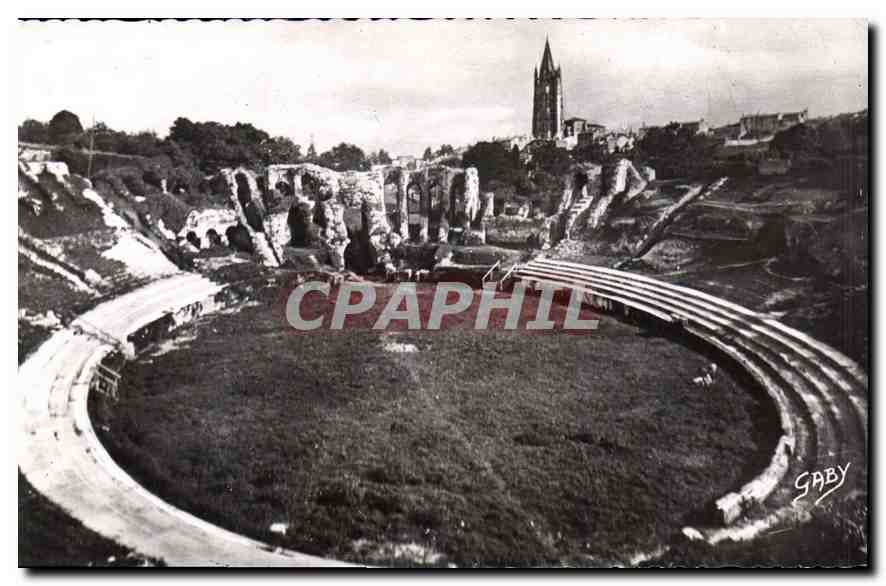 CPA Saintes Ch Mme Vue d'ensemble des Arenes gallo romaines 