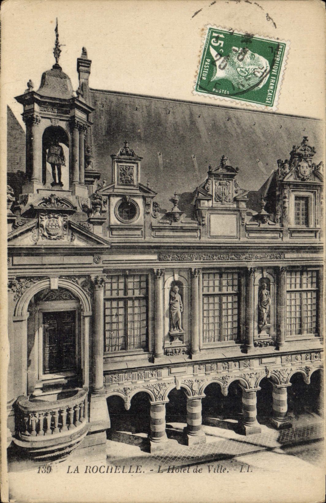 La Rochelle - L'Hôtel de Ville - Pustes
