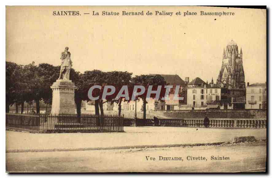 CPA Saintes La Statue Bernard de Palissy et place Bassompierre 
