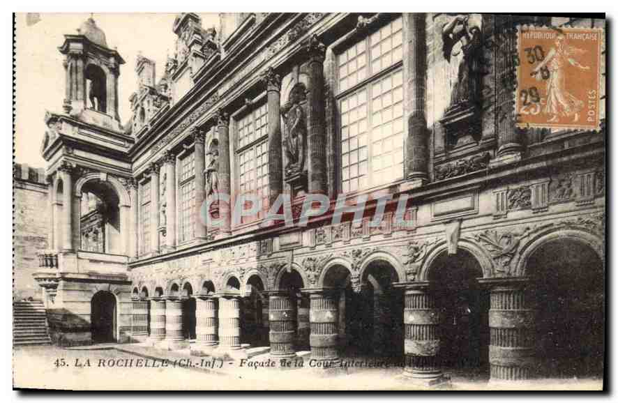 CPA La Rochelle Facade de la Cour Interieur 
