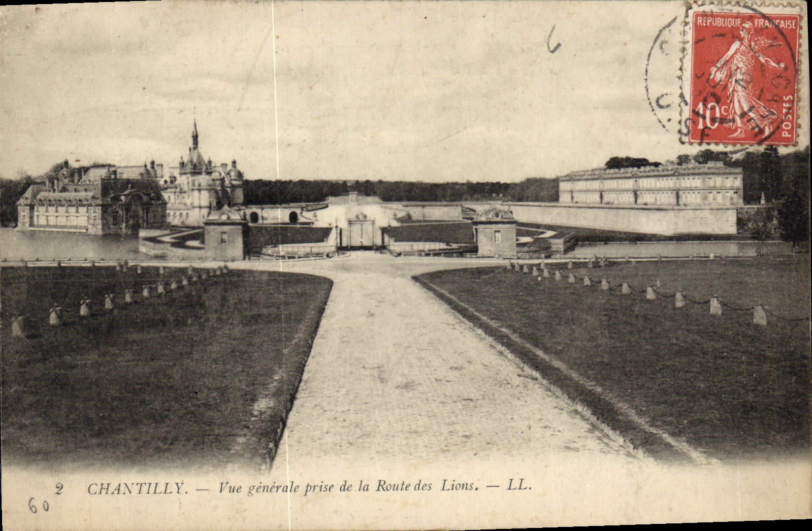 Chantilly — Vue générale prise de la Route des Lions — LL.