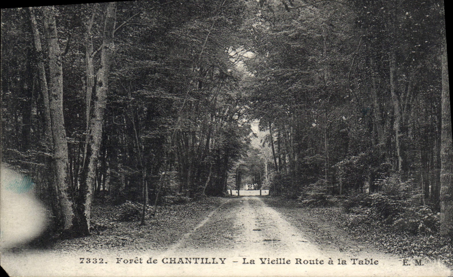 CPA Foret de Chantilly La Vieille Route a la Table 
