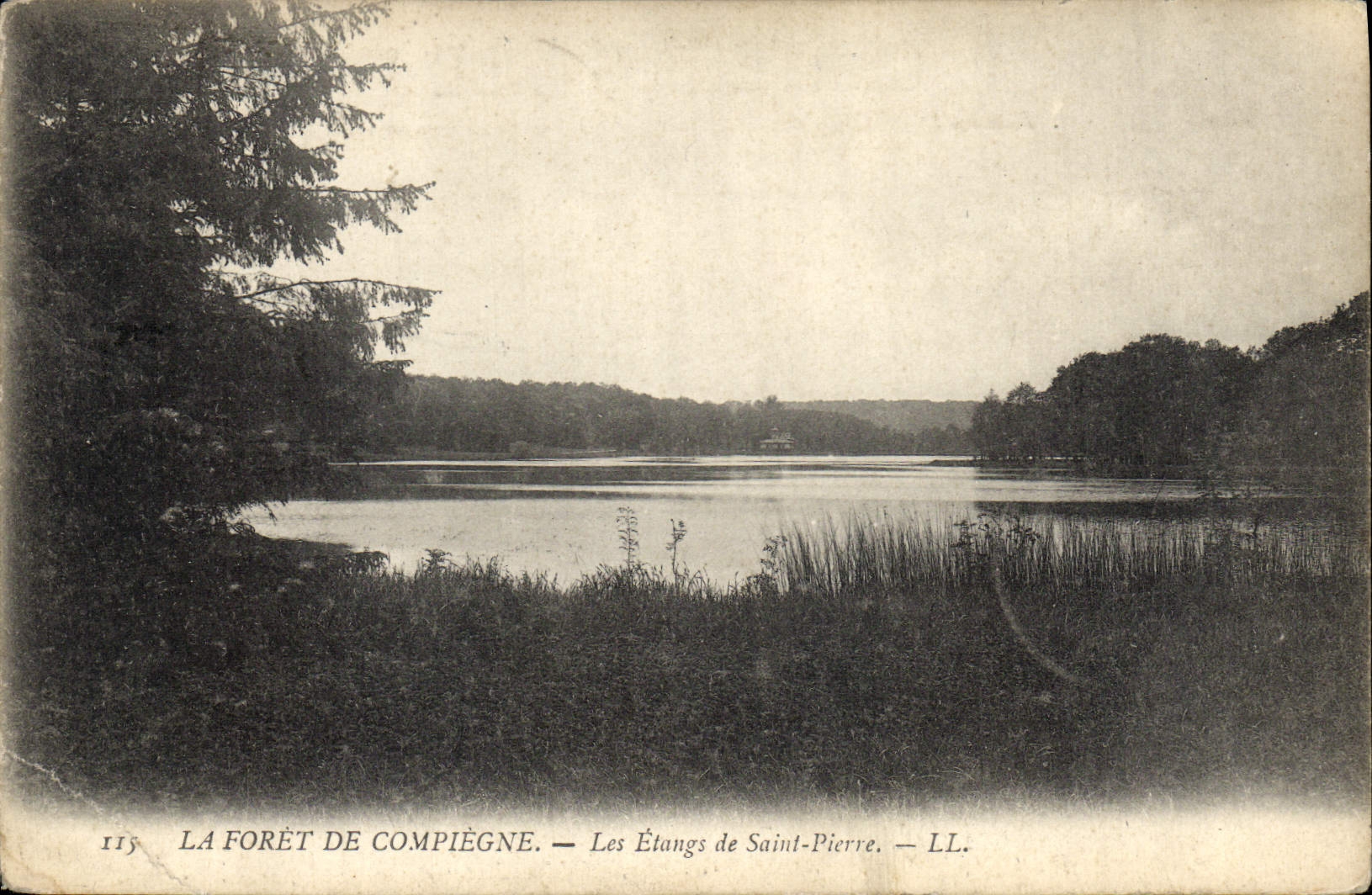 CPA La Foret de Compiegne Les Etangs de Saint Pierre 