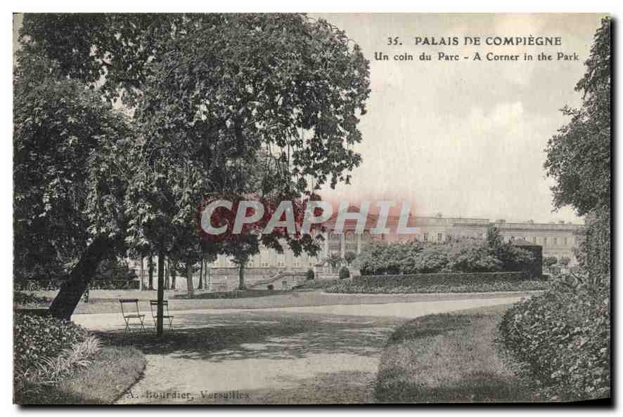 CPA Palais de Compiegne Un coin du Parc 