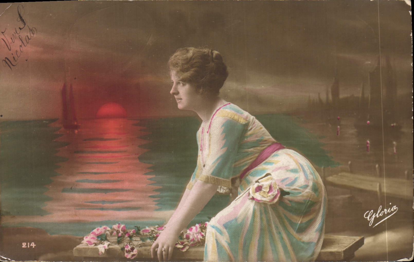 Jeune femme au bord de l'eau — coucher de soleil — Gloria, n° 214