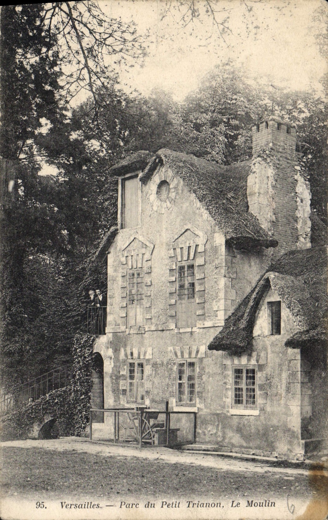 CPA Versailles Parc du Petit Trianon le Moulin 