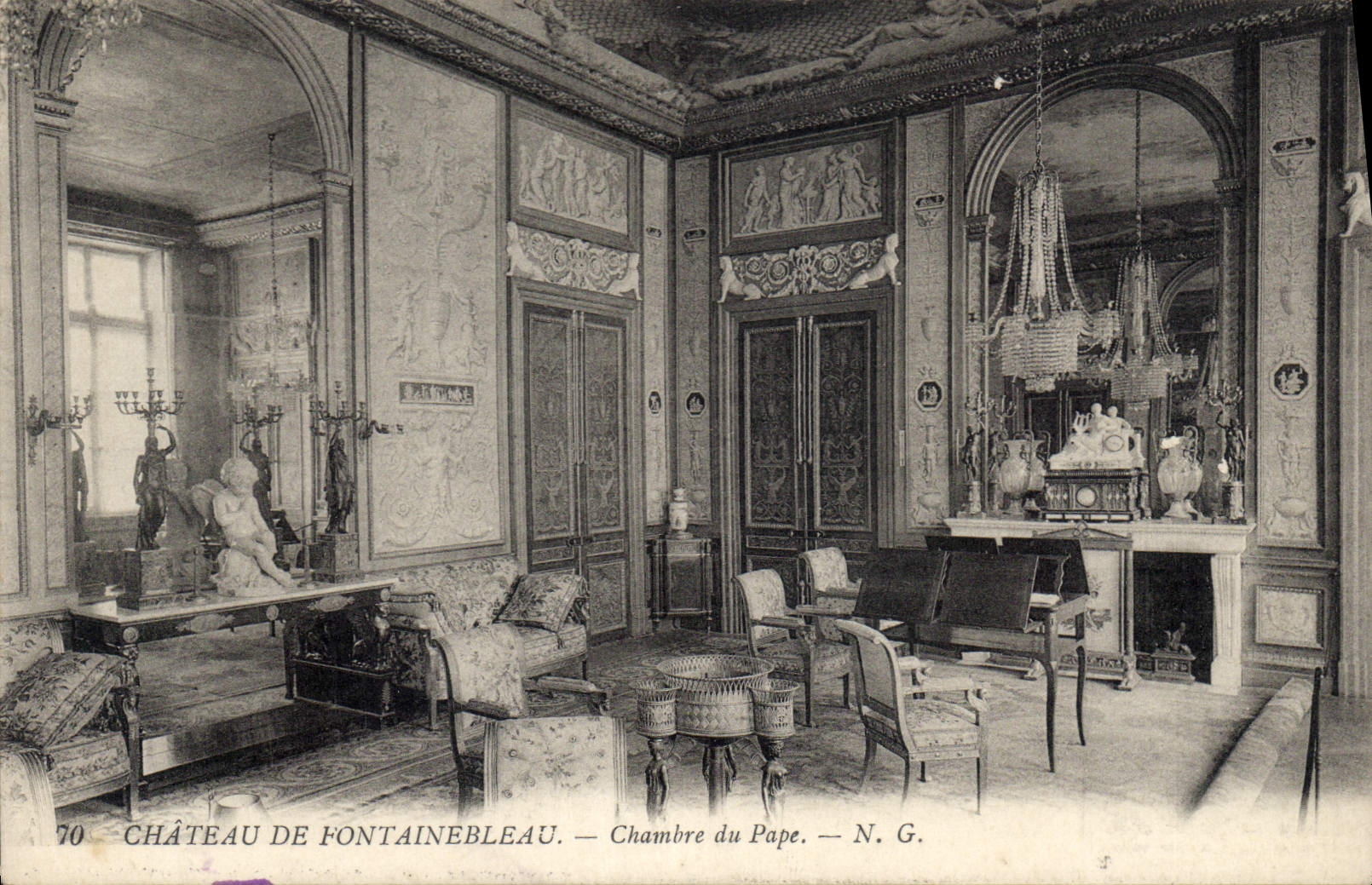 Castillo de Fontainebleau — Habitación del Papa — N. G.