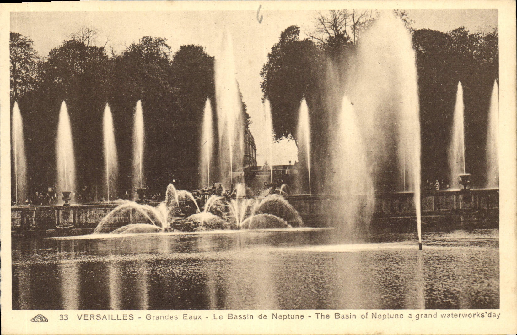 CPA Versailles Grandes eaux le Bassin de Neptune 