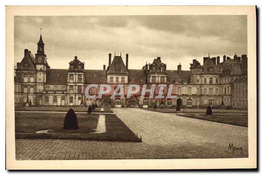 Palais de Fontainebleau — Façade sur la cour des Adieux — éditeur Mona, n° 501