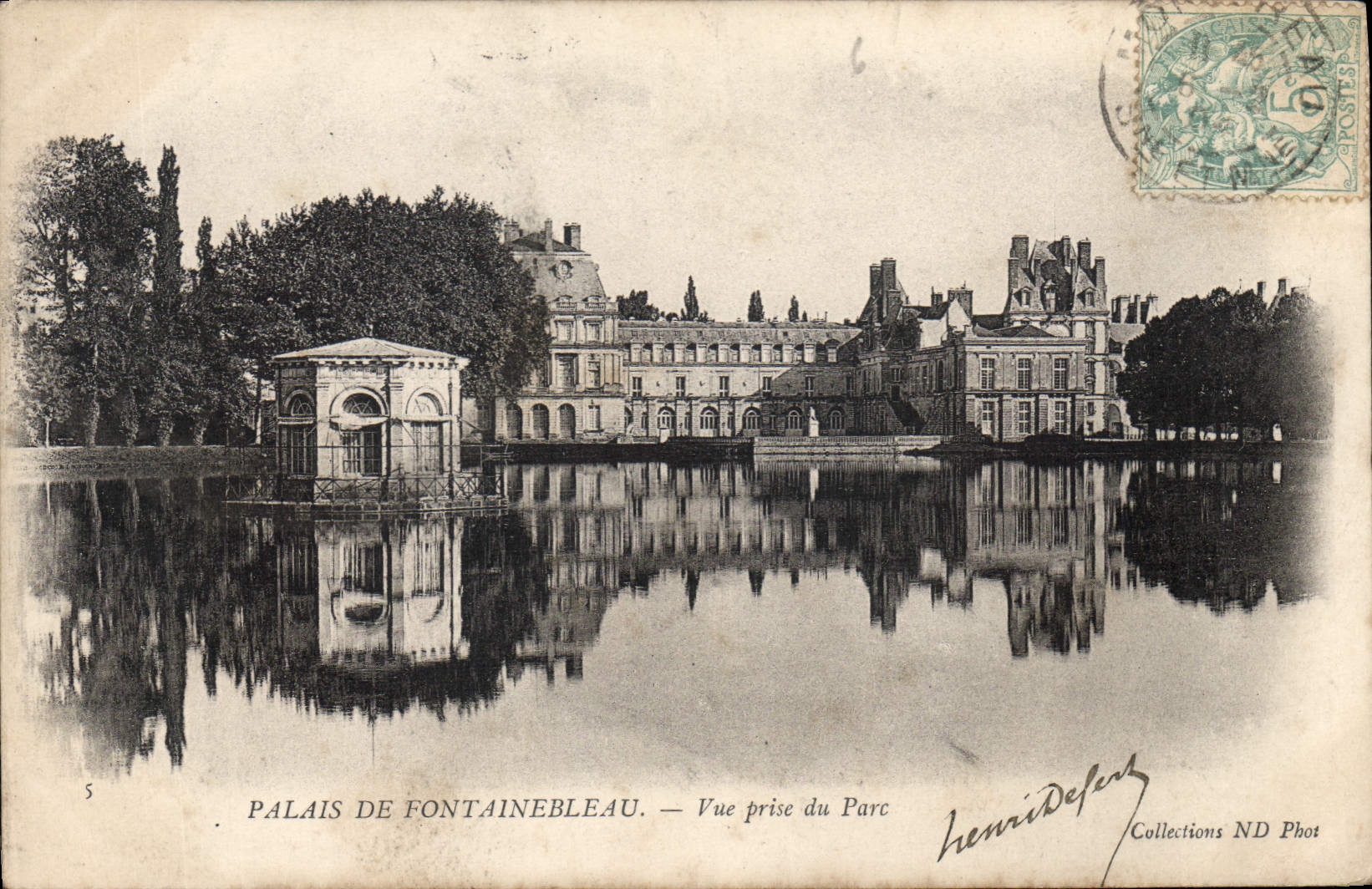 Palacio de Fontainebleau — Vista tomada desde el Parque — Hemmi Defaix, Colecciones ND Phot