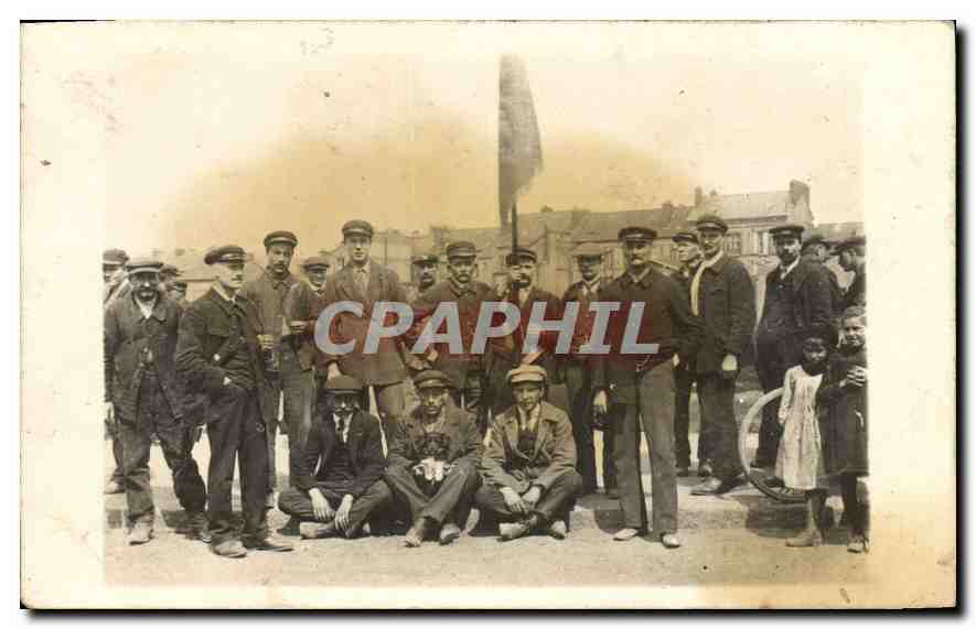 CARTE PHOTO Hommes Drapeau