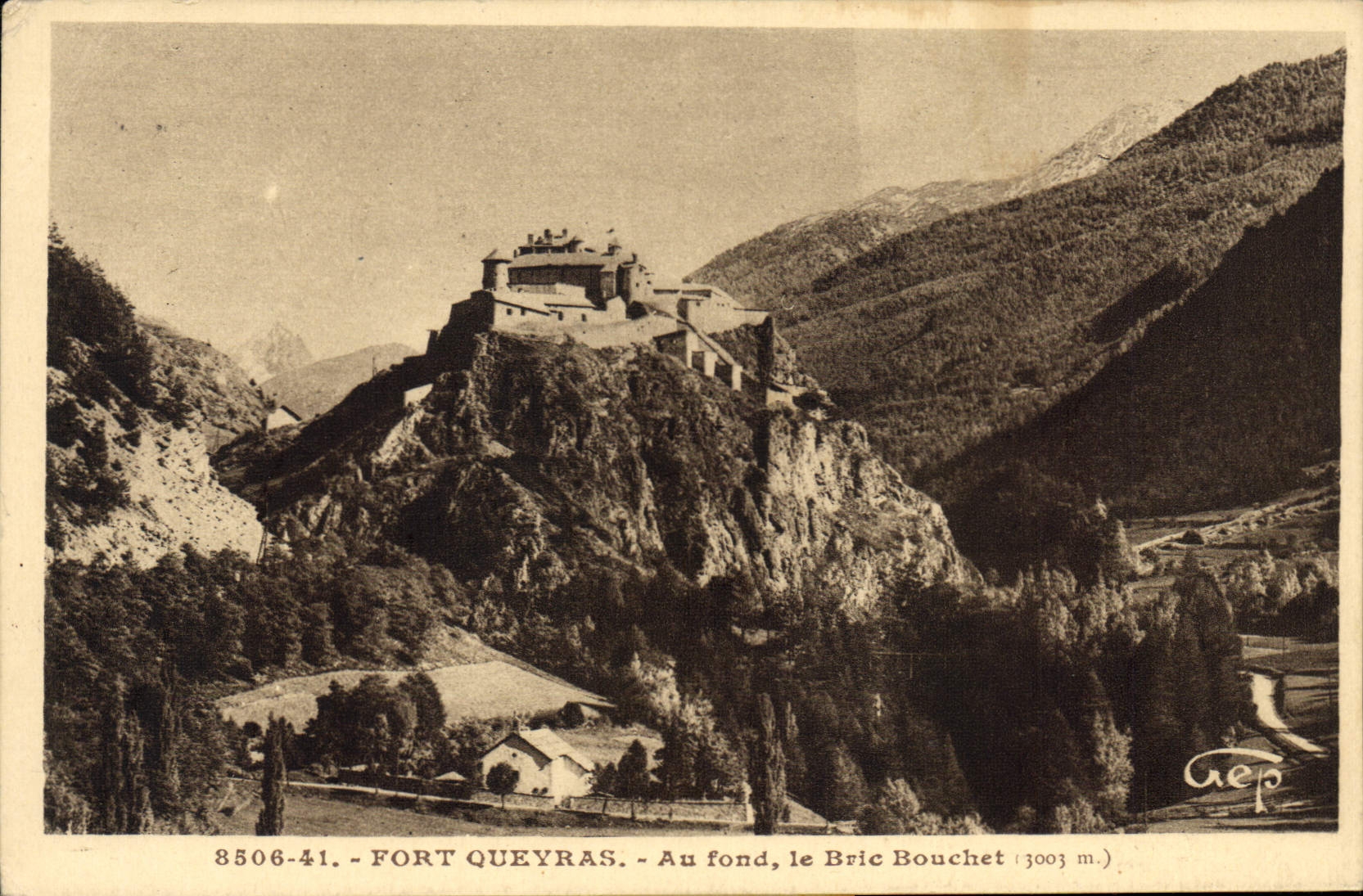 Fort Queyras — Au fond, le Bric Bouchet (3003 m.) — CEP, n° 8506-41