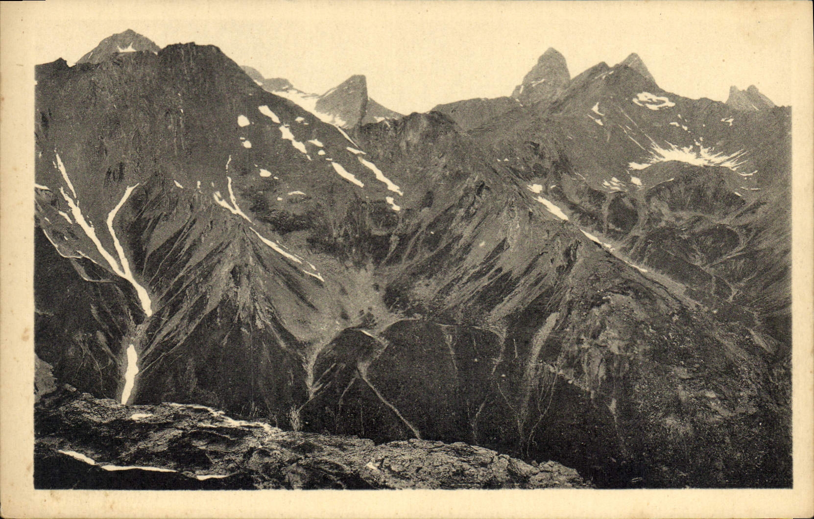 CPA Le Dauphine Le Lautaret les aiguilles d'Arves vues du grand Galibier 
