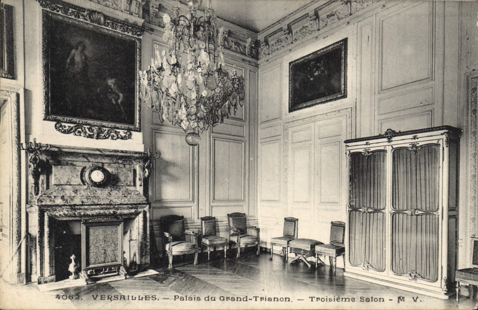 Versailles — Palais du Grand-Trianon — Troisième Salon — M. V.