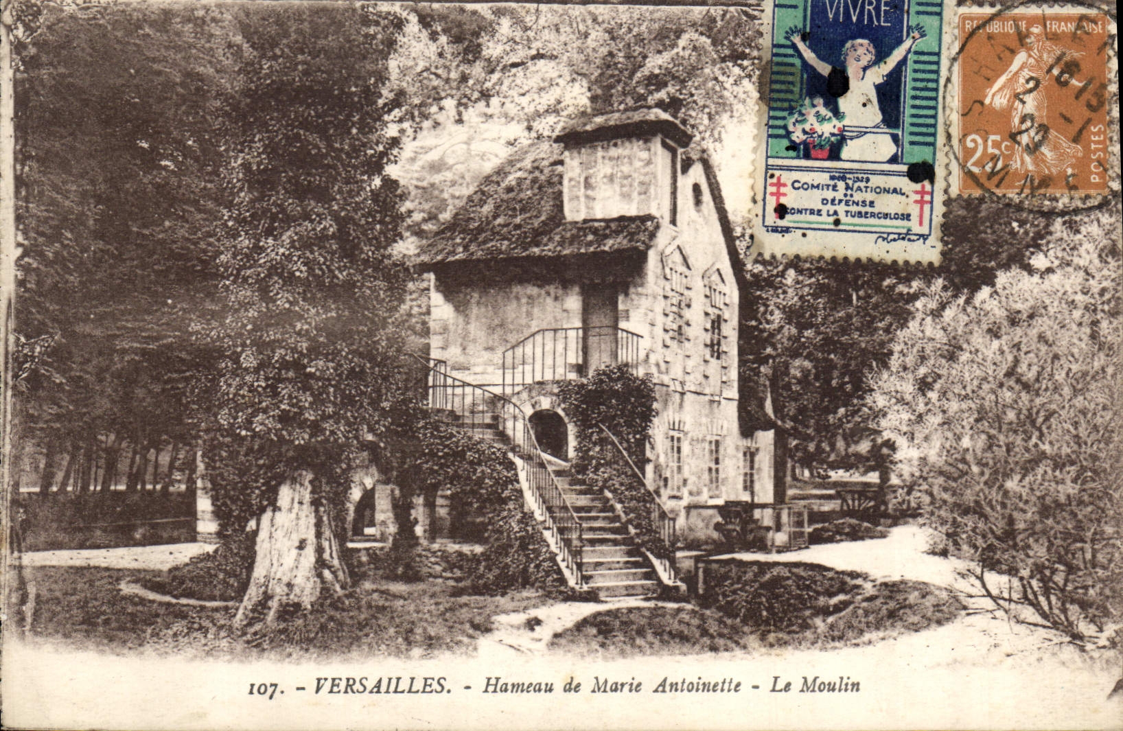 Versailles - Hameau de Marie Antoinette - Le Moulin — Éditeur : F. David, Rue Edouard VII, Versailles, n°107
