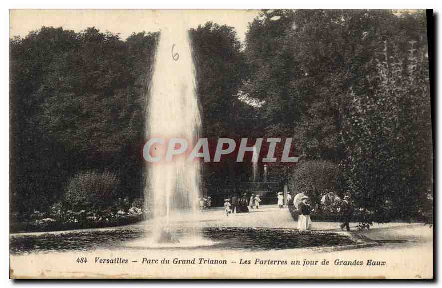 CPA Versailles Parc du Grand Trianon Les Parterres un jour de Grandes Eaux 