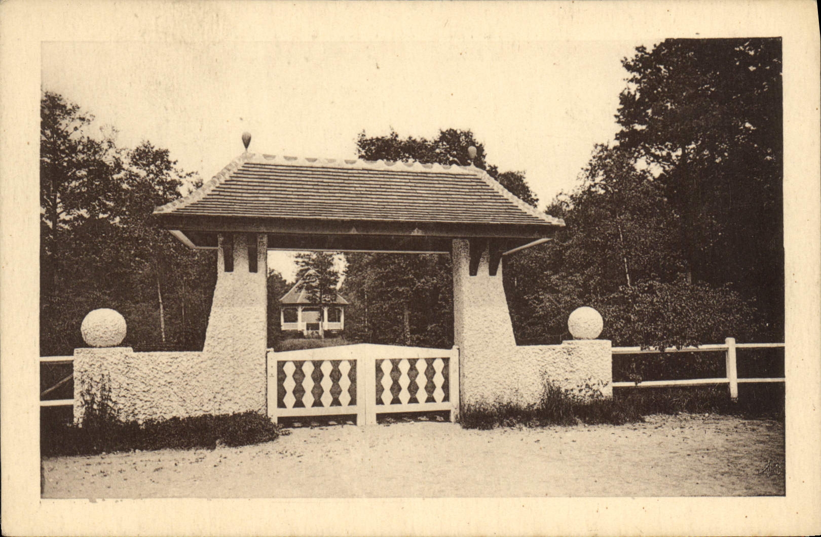CPA Lys Chantilly Oise le Square d'Aumale 