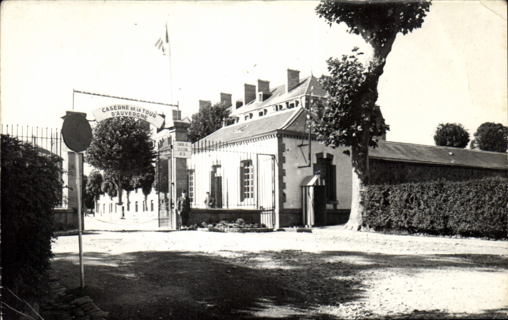 Photo Caserne de la Tour d'Auvergne Militaria