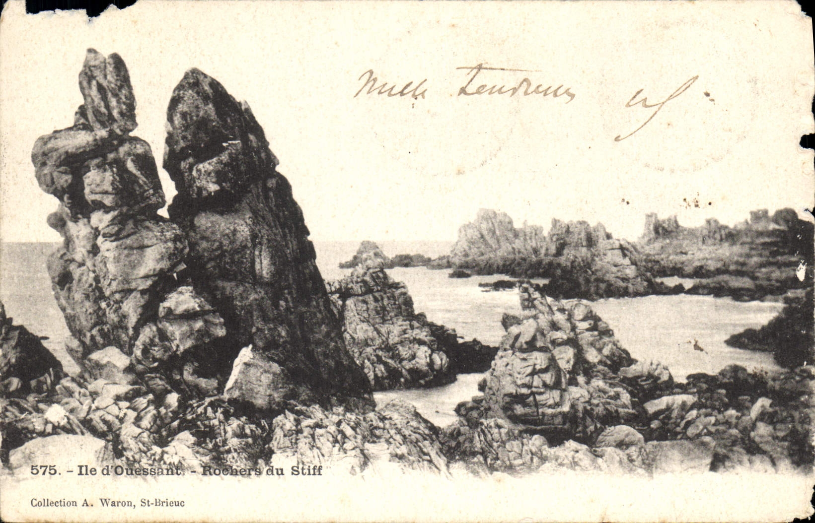 CPA Ile de Ouessant Rochers du Stiff 