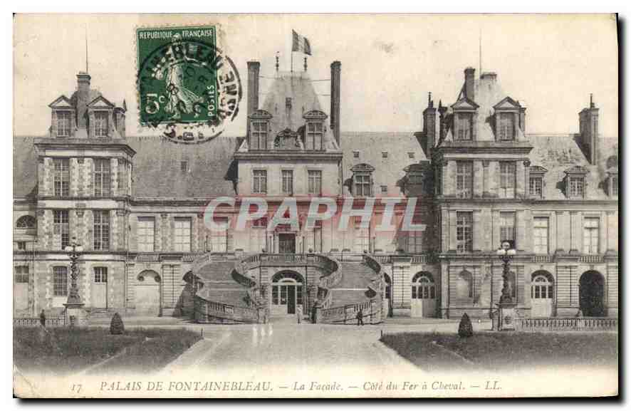 Schloss Fontainebleau — Die Fassade — Seite des Eisenpferds — LL.