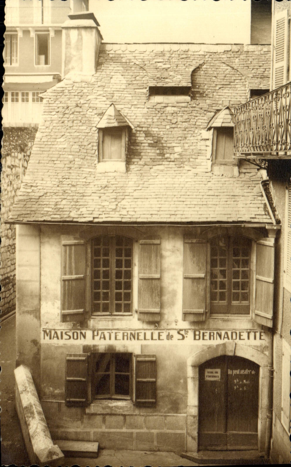 CPA Maison Paternelle de Ste Bernadette 