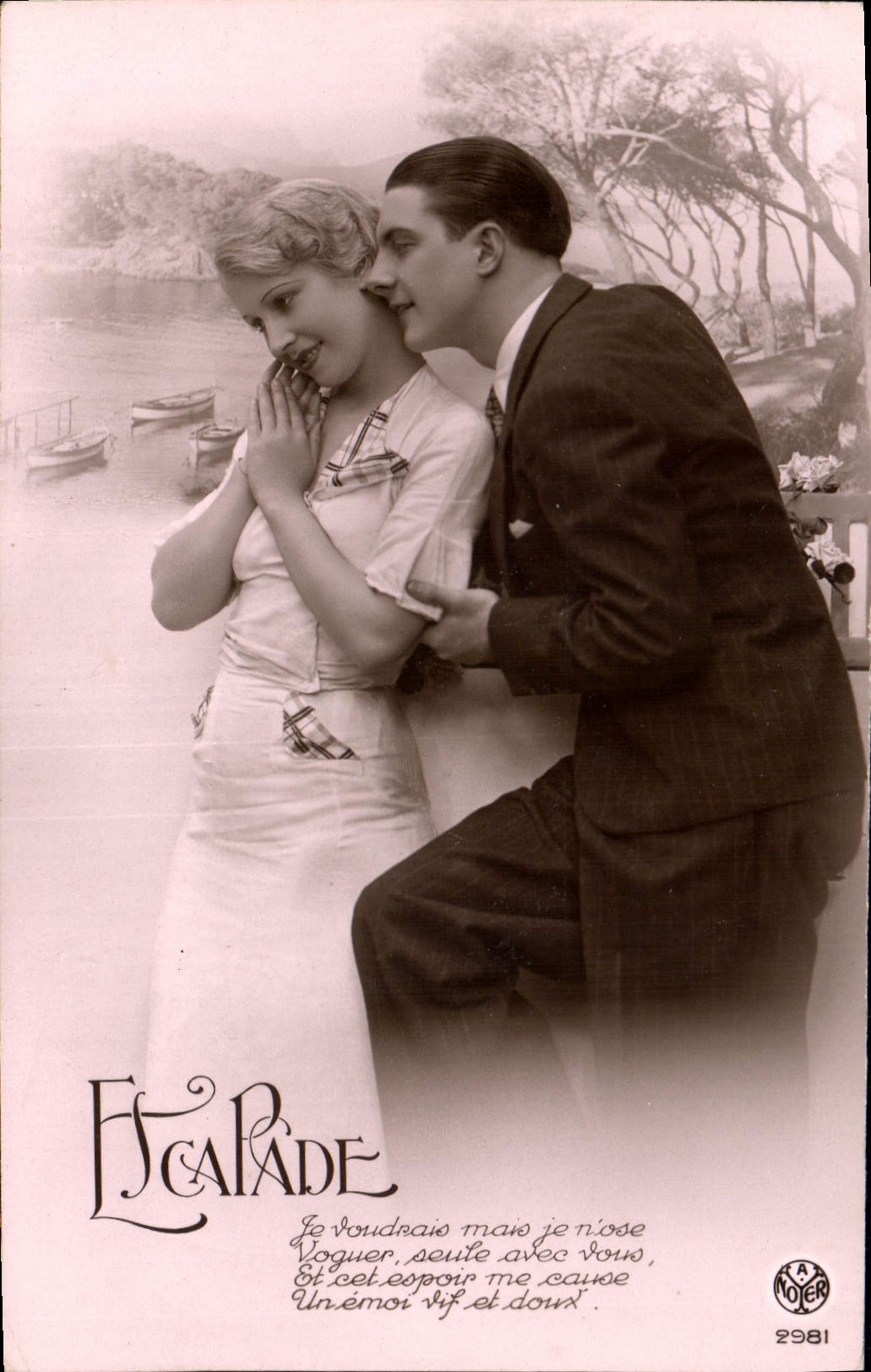 CPA Escapade Femme