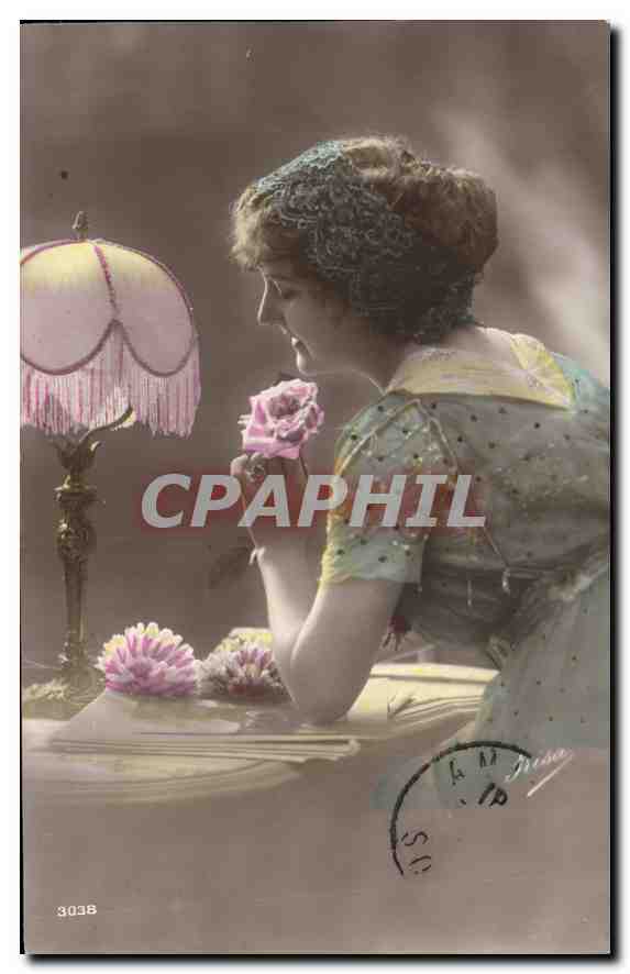 Femme à la rose — intérieur avec lampe à franges — éditeur anonyme, n° 3038