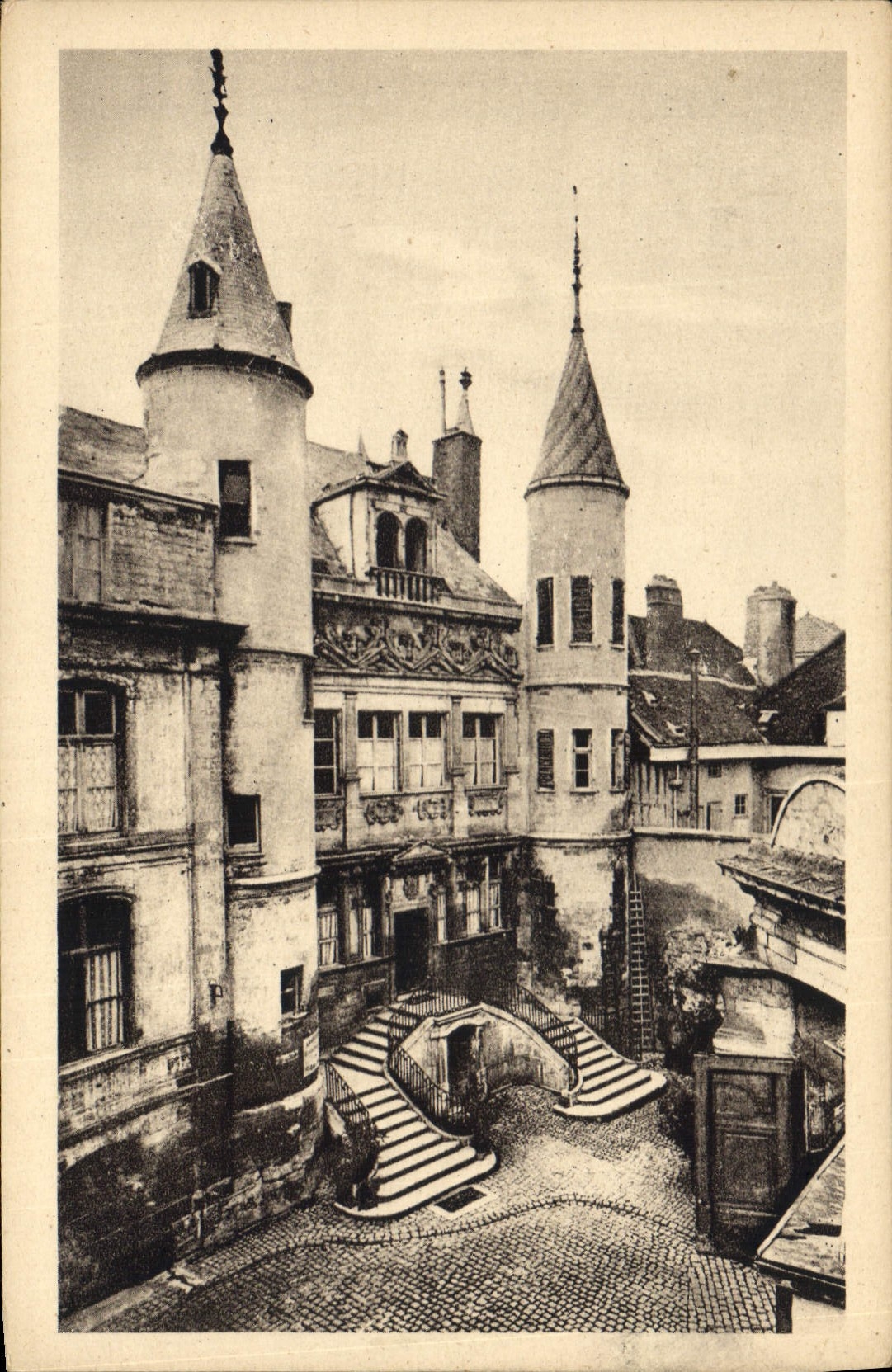 Hôtel de Vauluisant — Troyes (Aube) — Ch. Grandeldier, photo-éditeur, Troyes