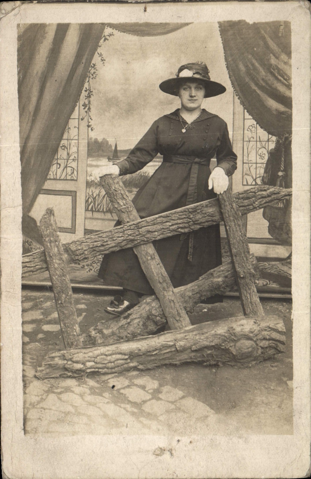 CARTE PHOTO Femme