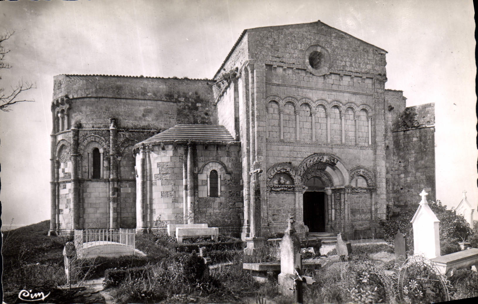 CPA Eglise de Talmont Char Mar Beau specimen de Style romano bysautin du XII 
