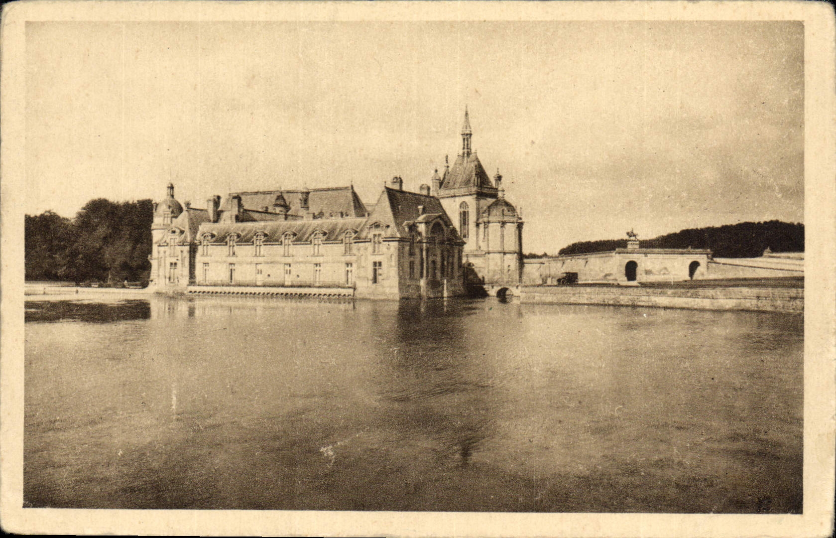 Château de Chantilly — Côté Sud — Reproductions universitaires