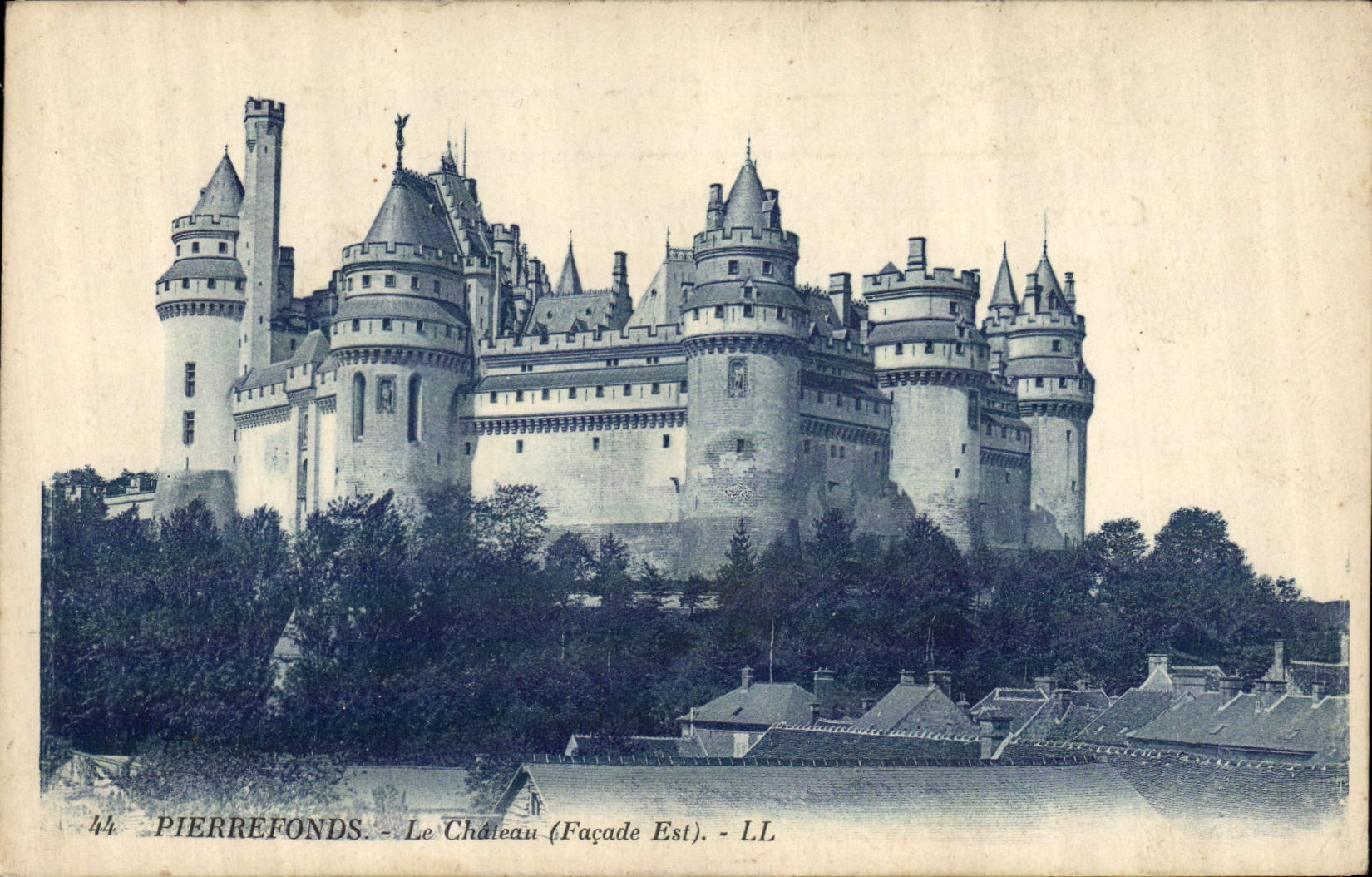 Pierrefonds - Das Schloss (Ostfassade) - LL