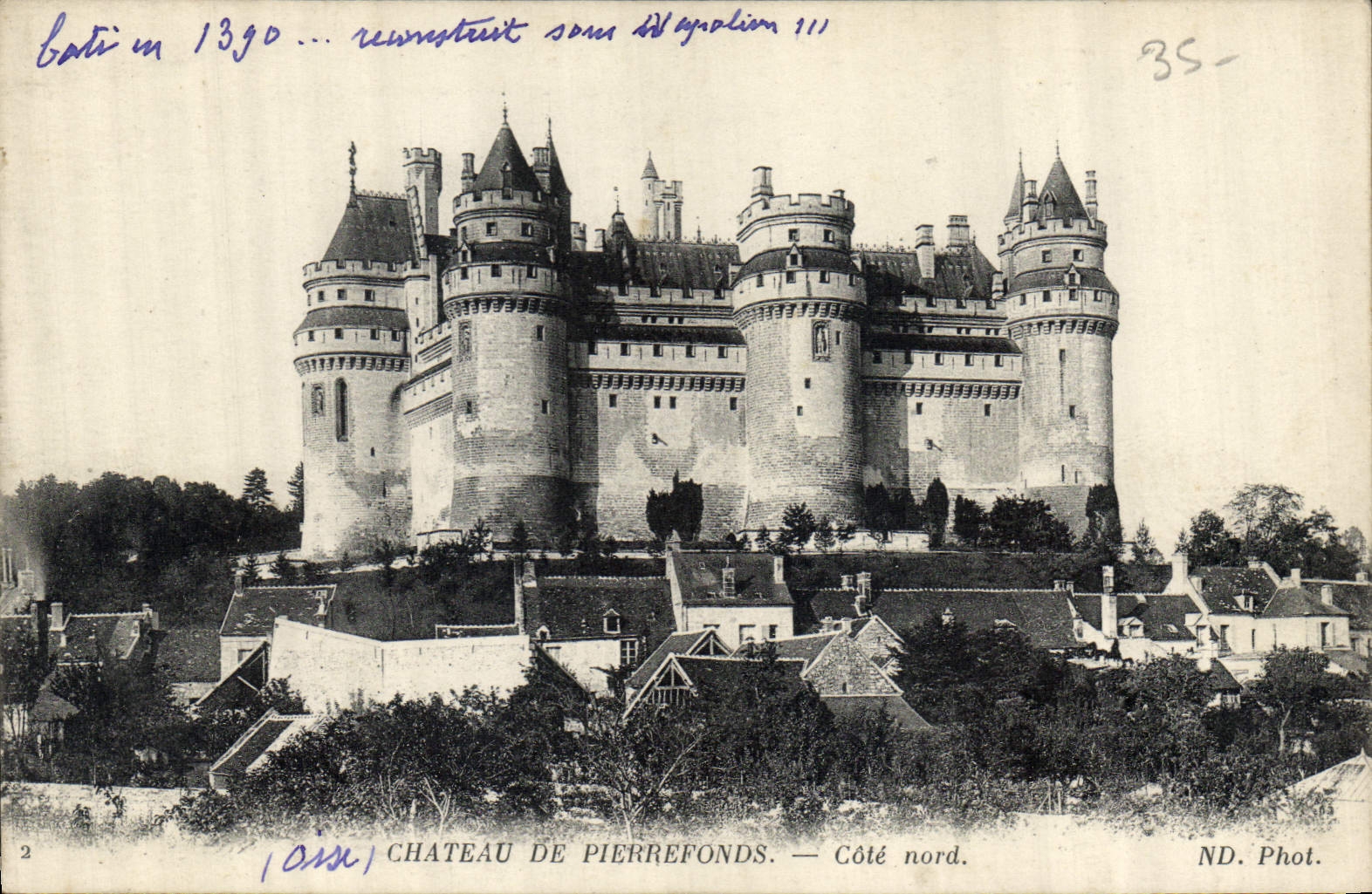 Château de Pierrefonds — Côté nord. — ND. Phot.