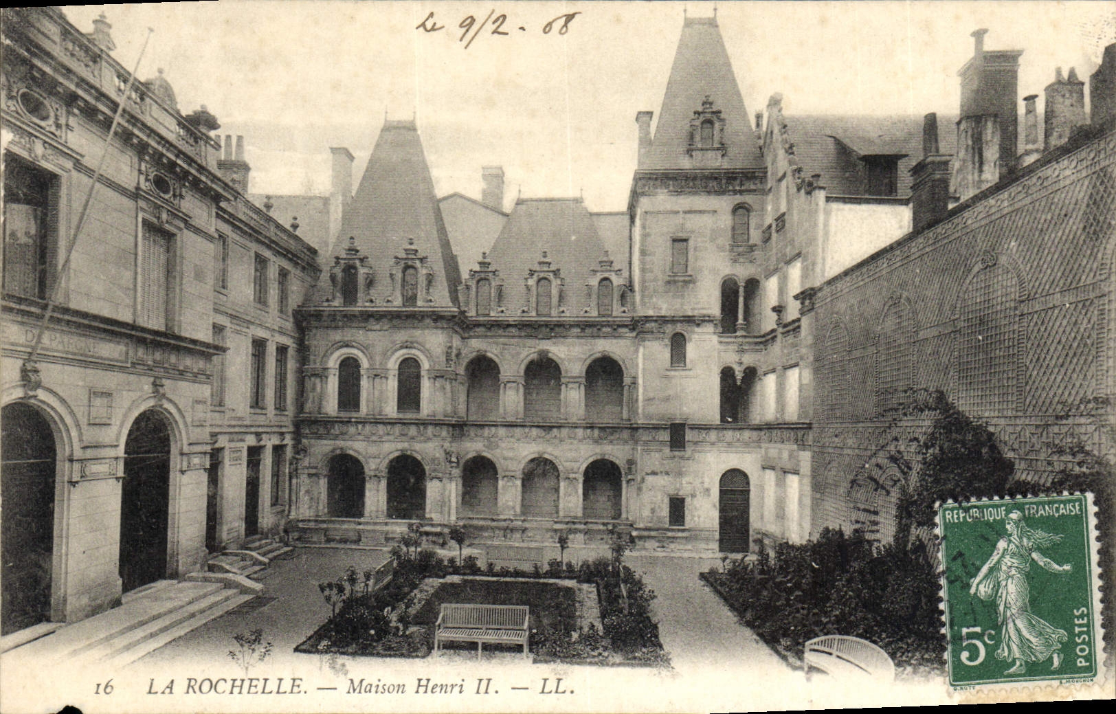 CPA La Rochelle Maison Henri II 