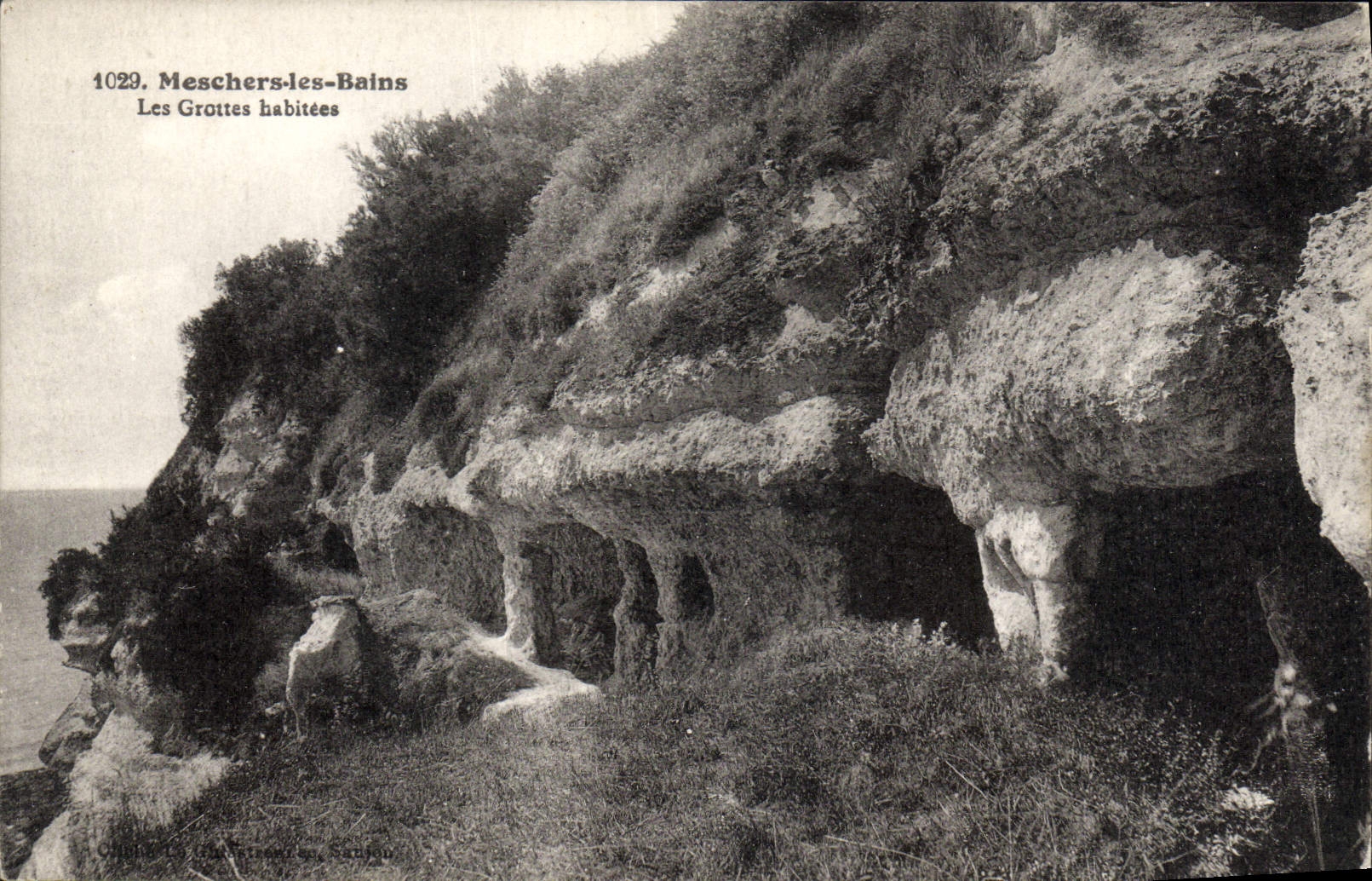 Meschers-les-Bains — Les Grottes habitées — C. P. Sanjou, n° 1029