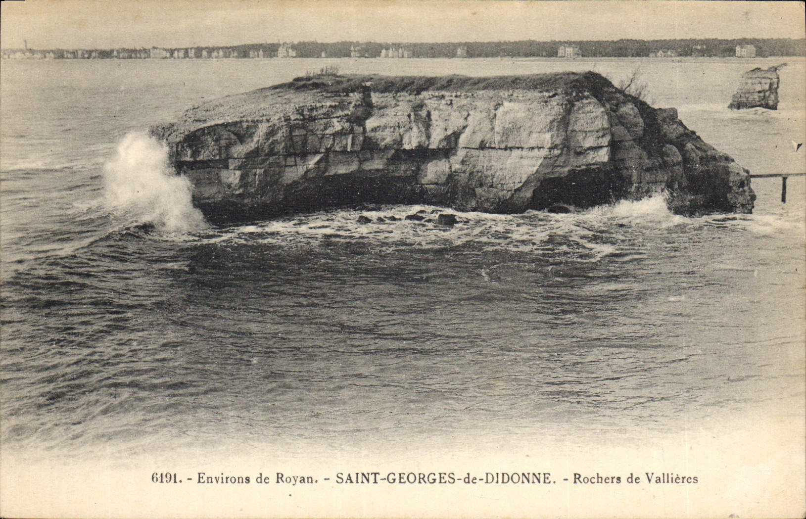 Rochers de Vallières — Environs de Royan — SAINT-GEORGES-de-DIDONNE — n° 6191