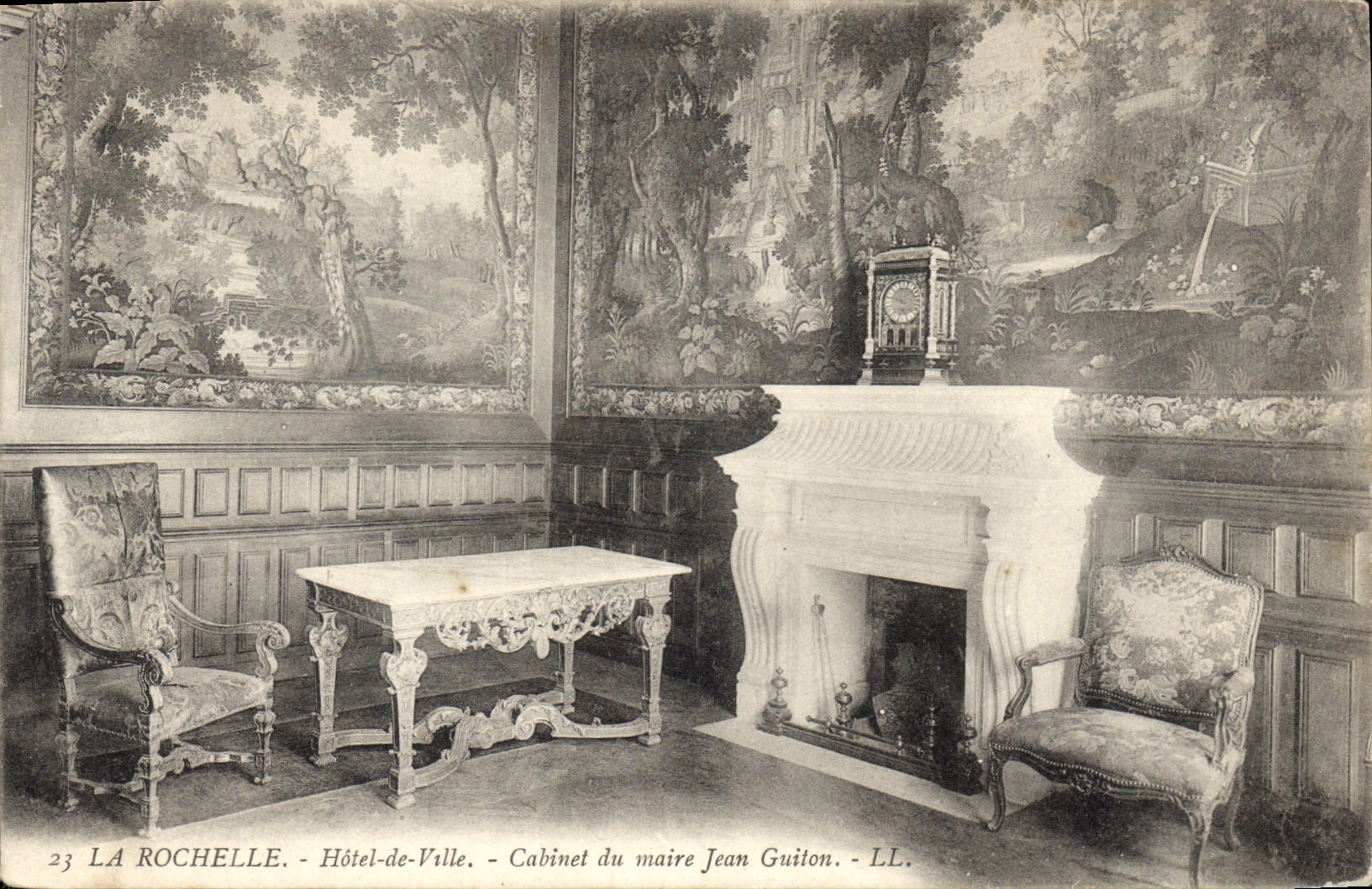 CPA La Rochelle Hotel de Ville Cabinet du Maire Jean Guiton 