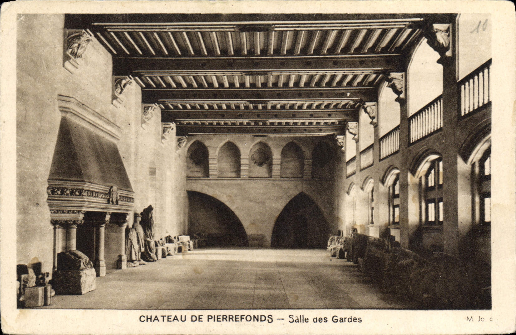 Château de Pierrefonds — Salle des Gardes — M. Jo. c.