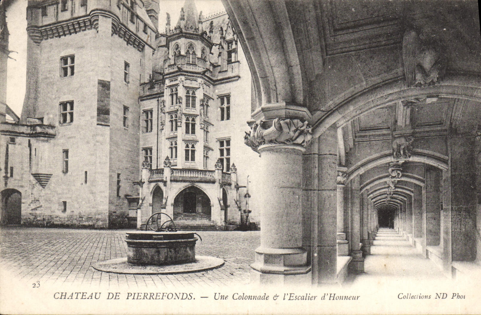 Schloss Pierrefonds — Eine Säulenreihe & die Ehrenstiege — Collections ND Photo