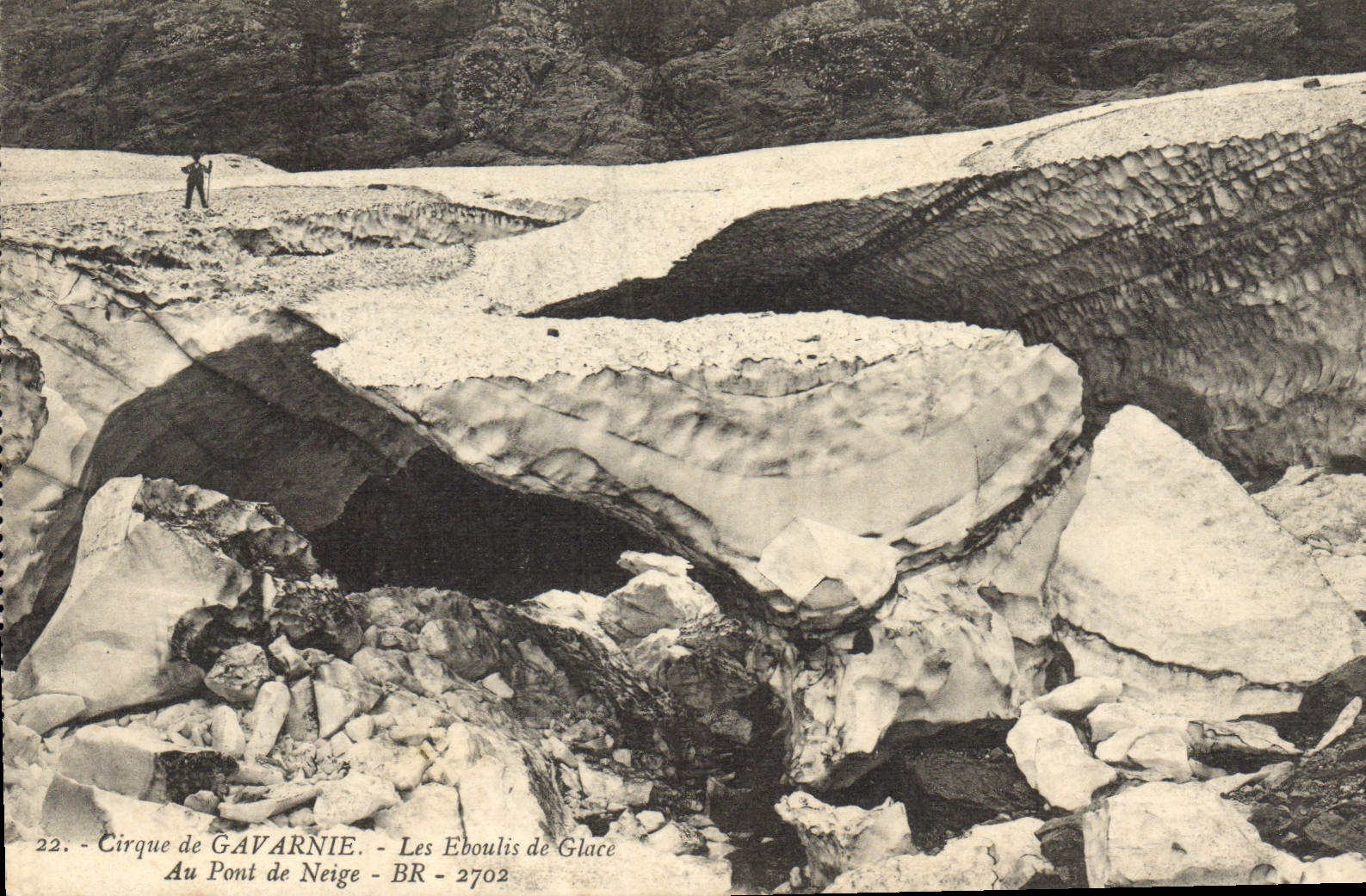 CPA Cirque de Gavarnie Les Eboulis de Glace Au Pont de Neige 