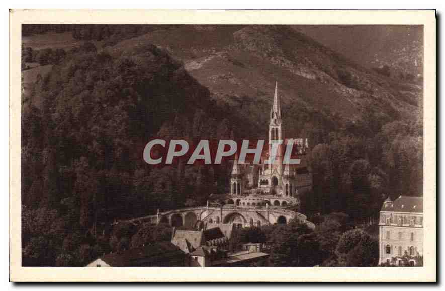 CPA Lourdes La Basilique vue Plongeante 