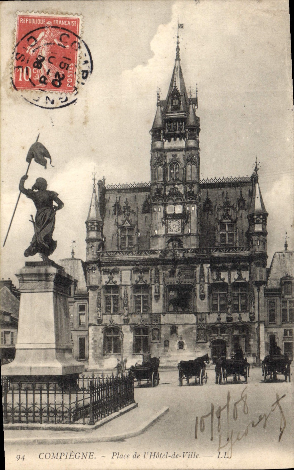 Compiègne — Place de l'Hôtel-de-Ville — LL. n°94